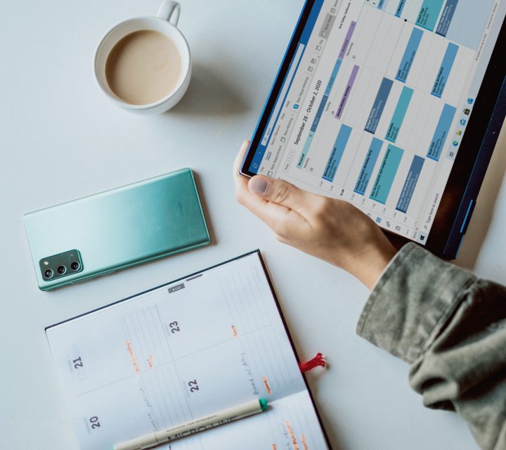 O Processamento Salarial e o Regime de Férias, Feriados e Faltas